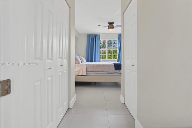 Building Photo - 2009 SE 10th Ave