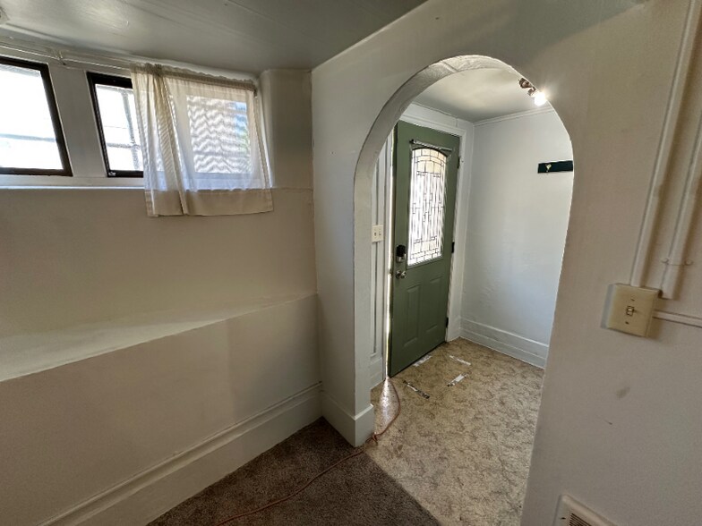 Building Photo - 178 N 200 E