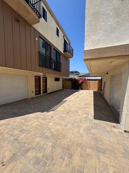Building Photo - 5506 Barton Ave