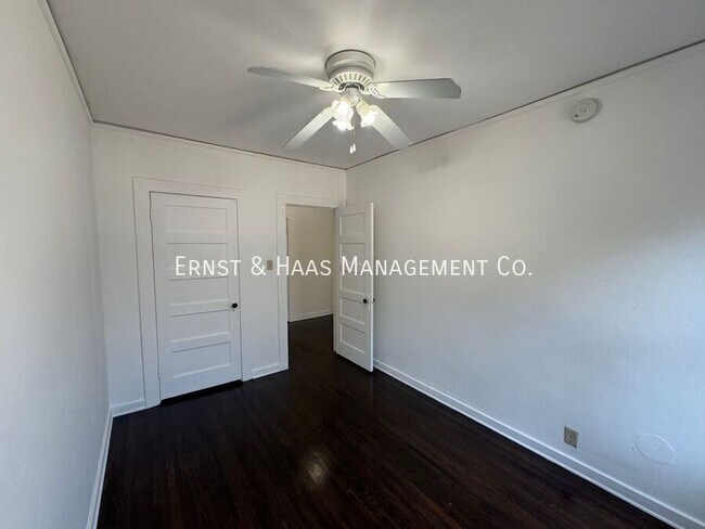 Building Photo - 528.5 N Kenmore Ave