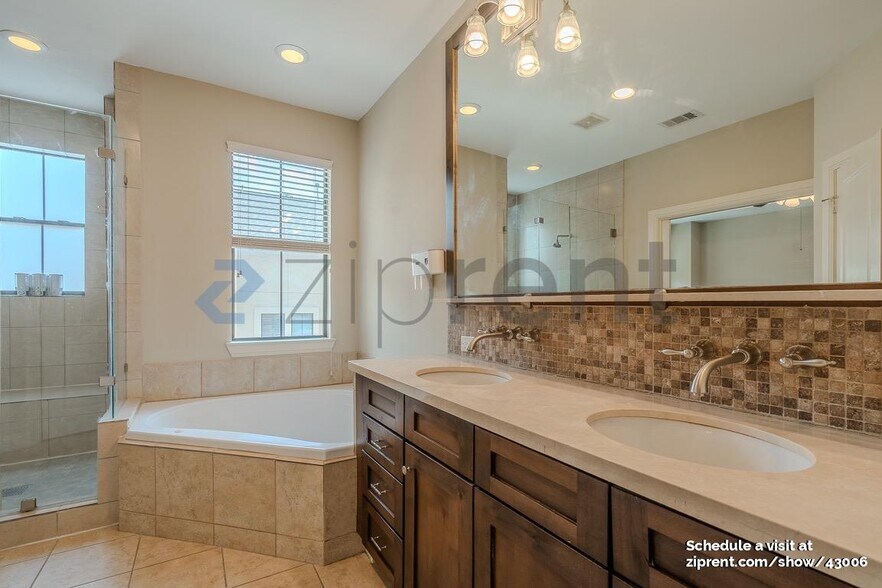 Building Photo - 5213 Eigel St