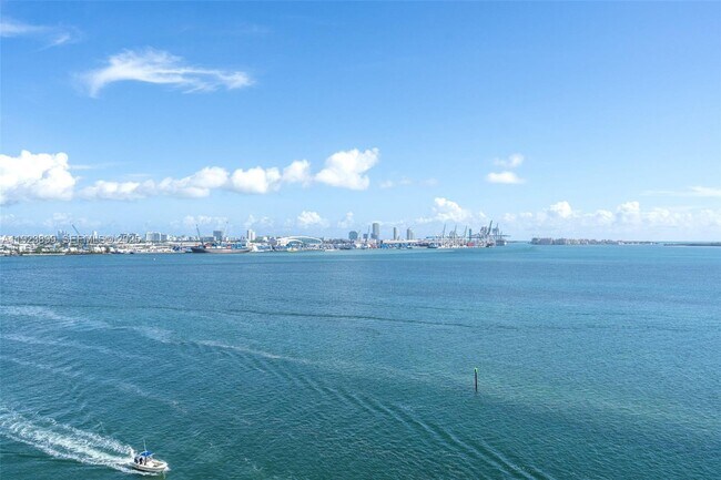 Building Photo - 800 Claughton Island Dr