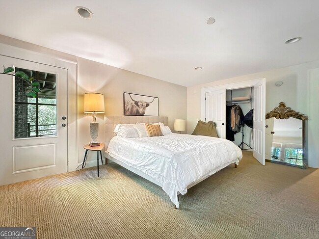 Building Photo - 500 Augusta Ln