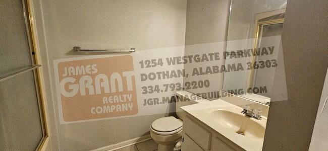 Building Photo - 211 Plantation Rd