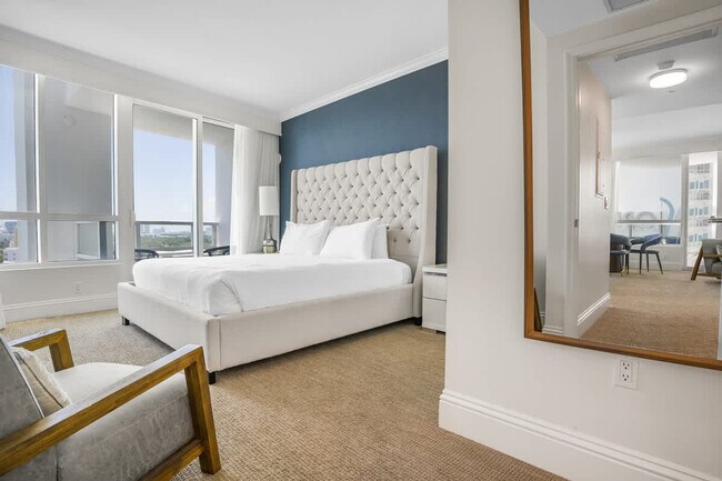 Building Photo - 4401 Collins Ave