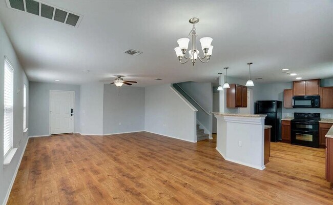 Building Photo - 6801 Baythorne Dr