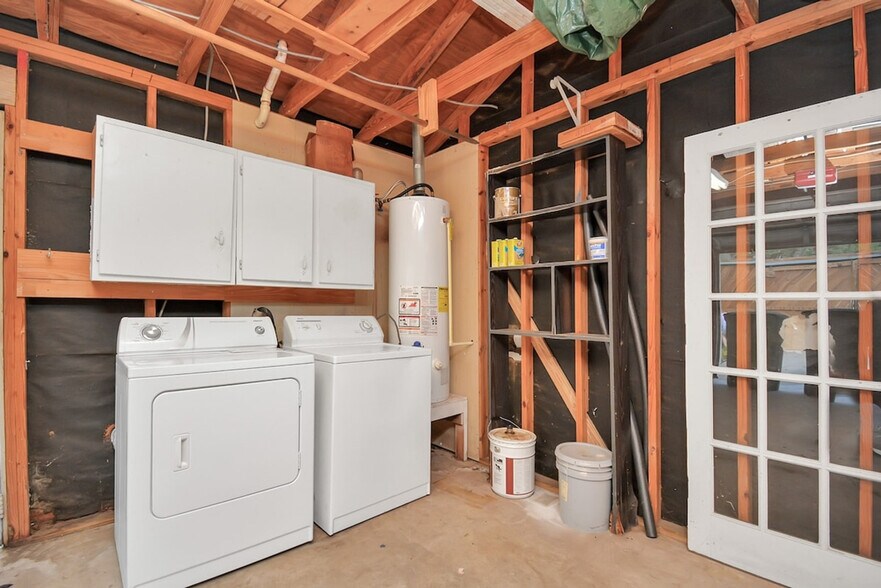 Building Photo - 1305 Beverly St