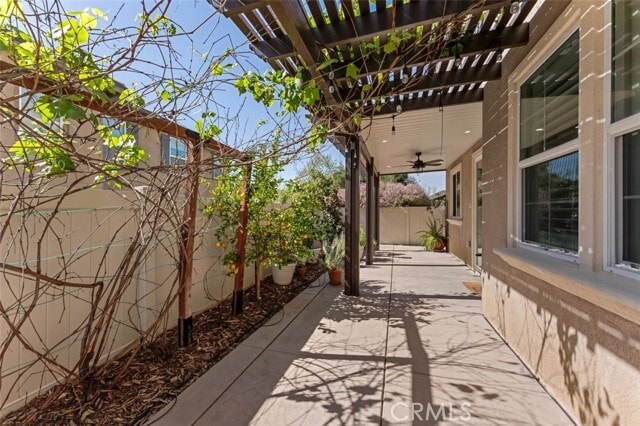 Building Photo - 27425 Blackstone Rd
