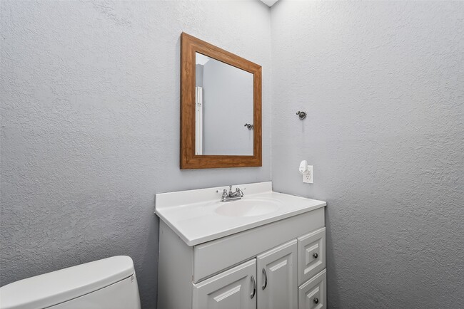 Building Photo - 17634 Huntersglen Cir