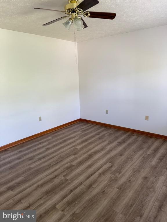 Building Photo - 212 W Whitlock Ave