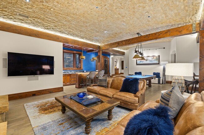 Building Photo - 472 Thunderbowl Ln