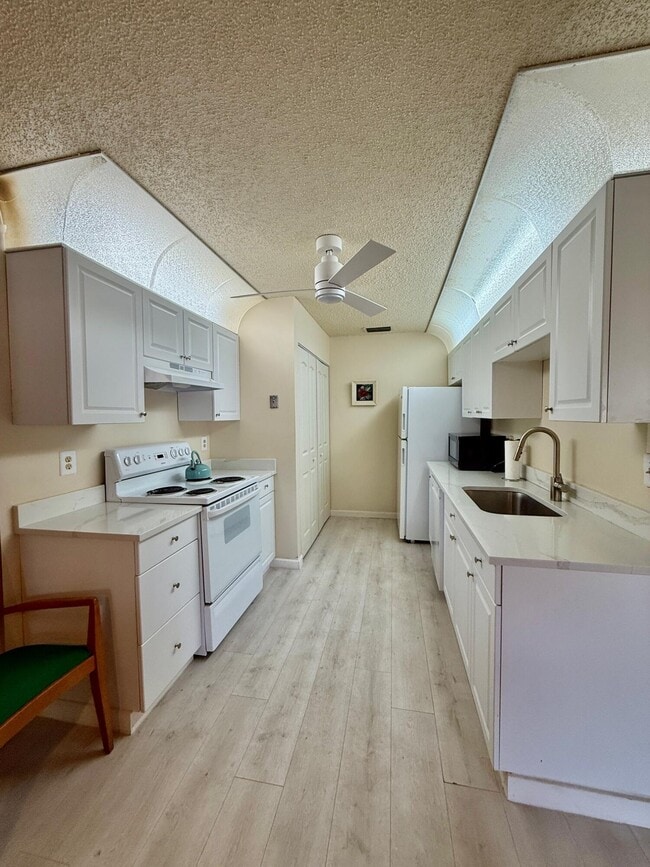 Building Photo - 14464 Campanelli Dr