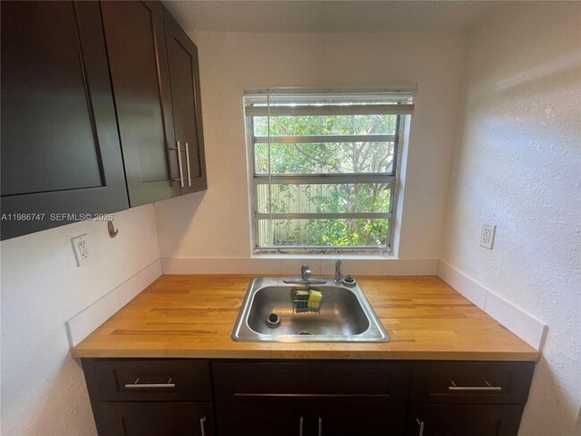 Building Photo - 5738 Garfield St