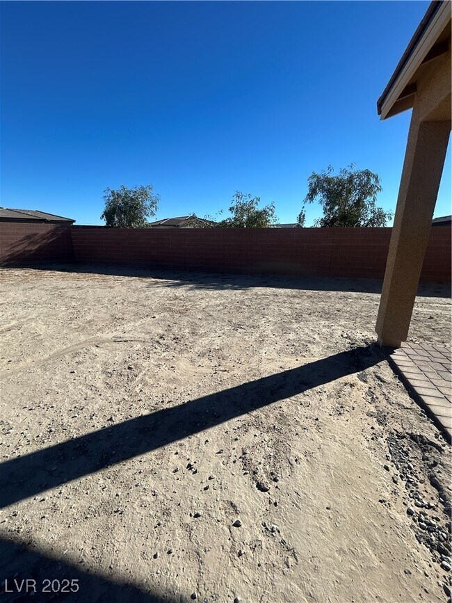 Building Photo - 213 Late Harvest Ave