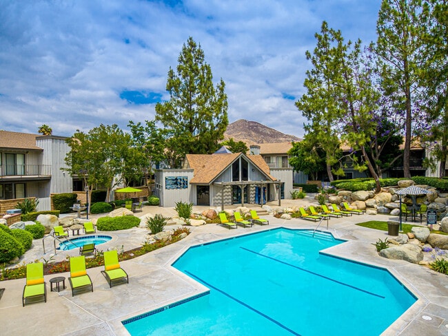 Building Photo - Boulder Creek