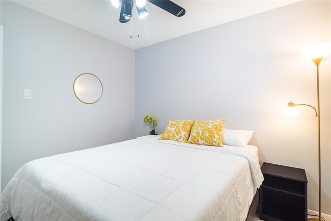 Building Photo - 13414 Creek Springs Dr