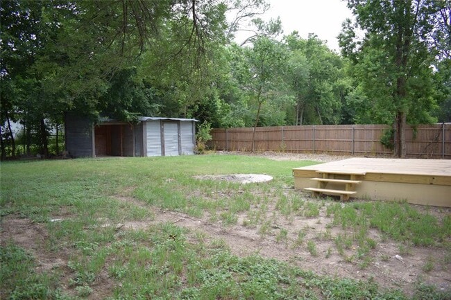 Building Photo - 409 Regina Dr