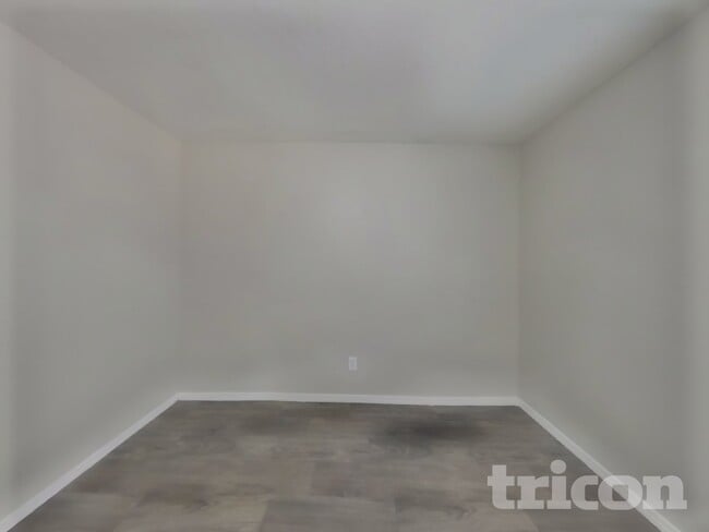 Building Photo - 3326 W St Anne Ave