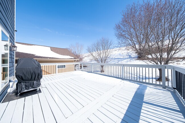 Building Photo - 15678 Duck Pond Way