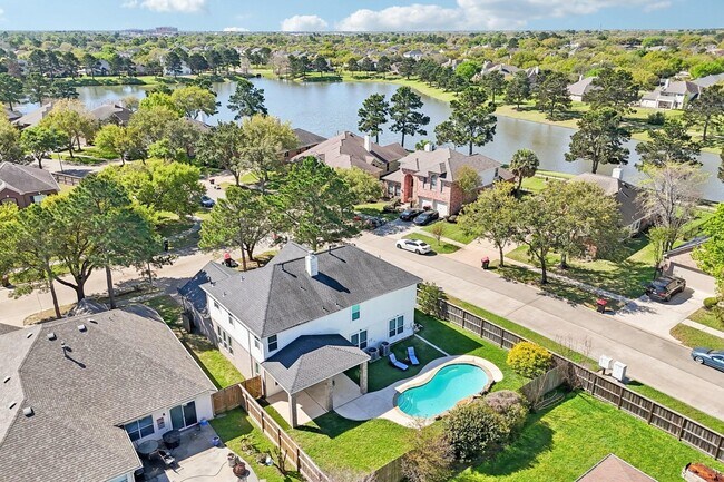 Building Photo - 16546 Cypress Thicket Dr