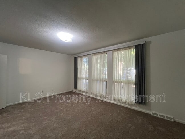 Building Photo - 2826 67th St