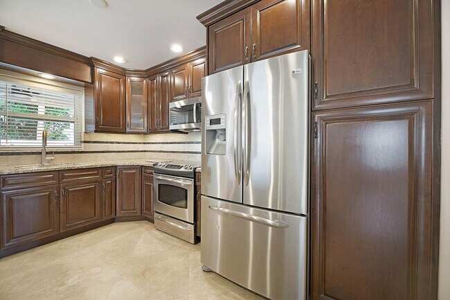 Building Photo - 9485 Baritone Ct