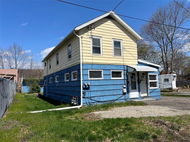 Building Photo - 4 Erie St