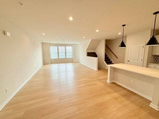 Building Photo - 2435 Ownby Ln