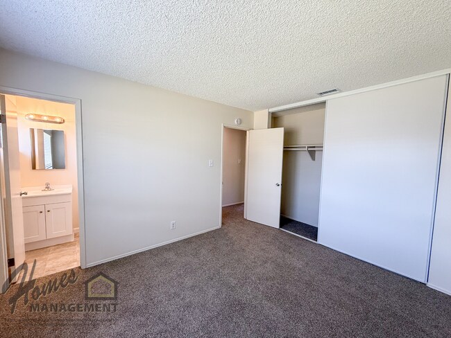 Building Photo - Homes Management - 3 Bed, 2 Bath San Marcos Home