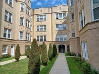 Building Photo - 5731 N Kimball Ave