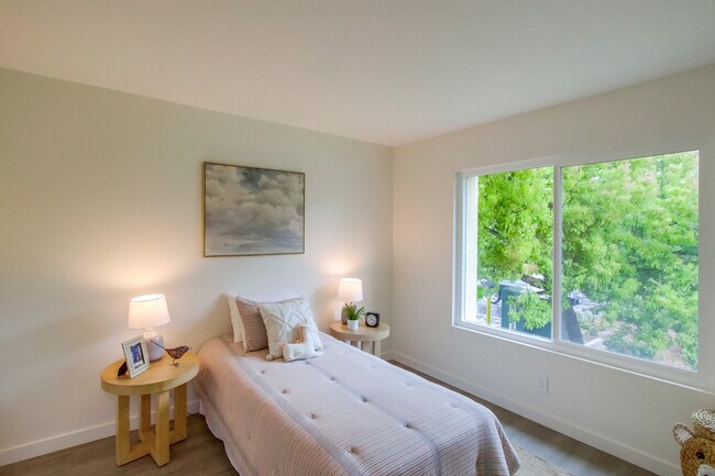 Building Photo - 1059 Arbor Ln