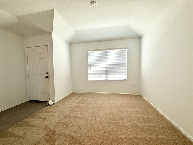 Building Photo - 113 Imola St