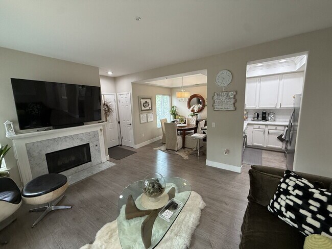 Building Photo - Beautiful 1 Bed/1.25 Bath Spacious Condo in Perfect San Ramon Location