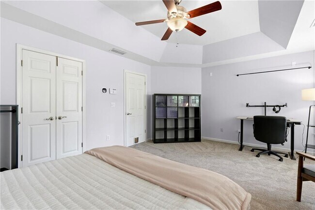 Building Photo - 374 Ivy Glen Cir