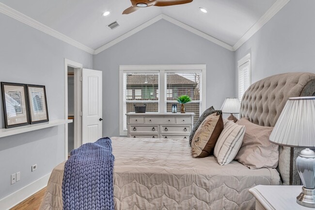 Building Photo - 509 Vincent St