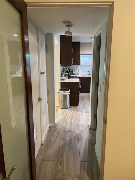 Building Photo - 1620 Malcolm Ave