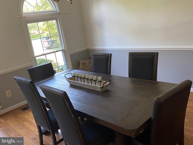 Building Photo - 5430 Ashleigh Rd