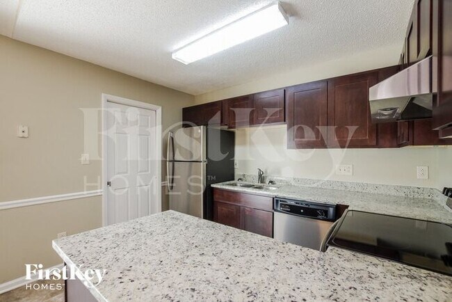 Building Photo - 3204 Faircroft Way