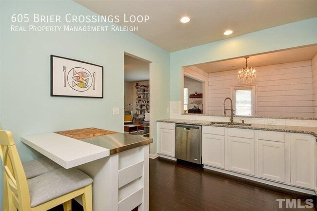 Building Photo - 605 Brier Crossings Loop