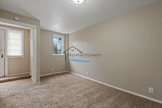 Building Photo - 1 Bedroom Cottage Close to Downtown Coeur ...