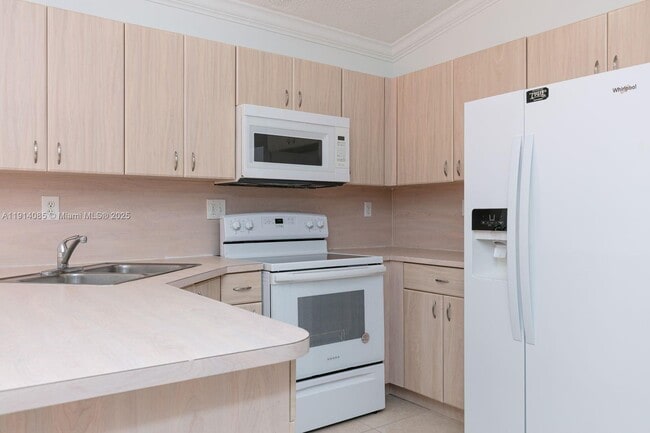 Building Photo - 8640 NW 188th Terrace