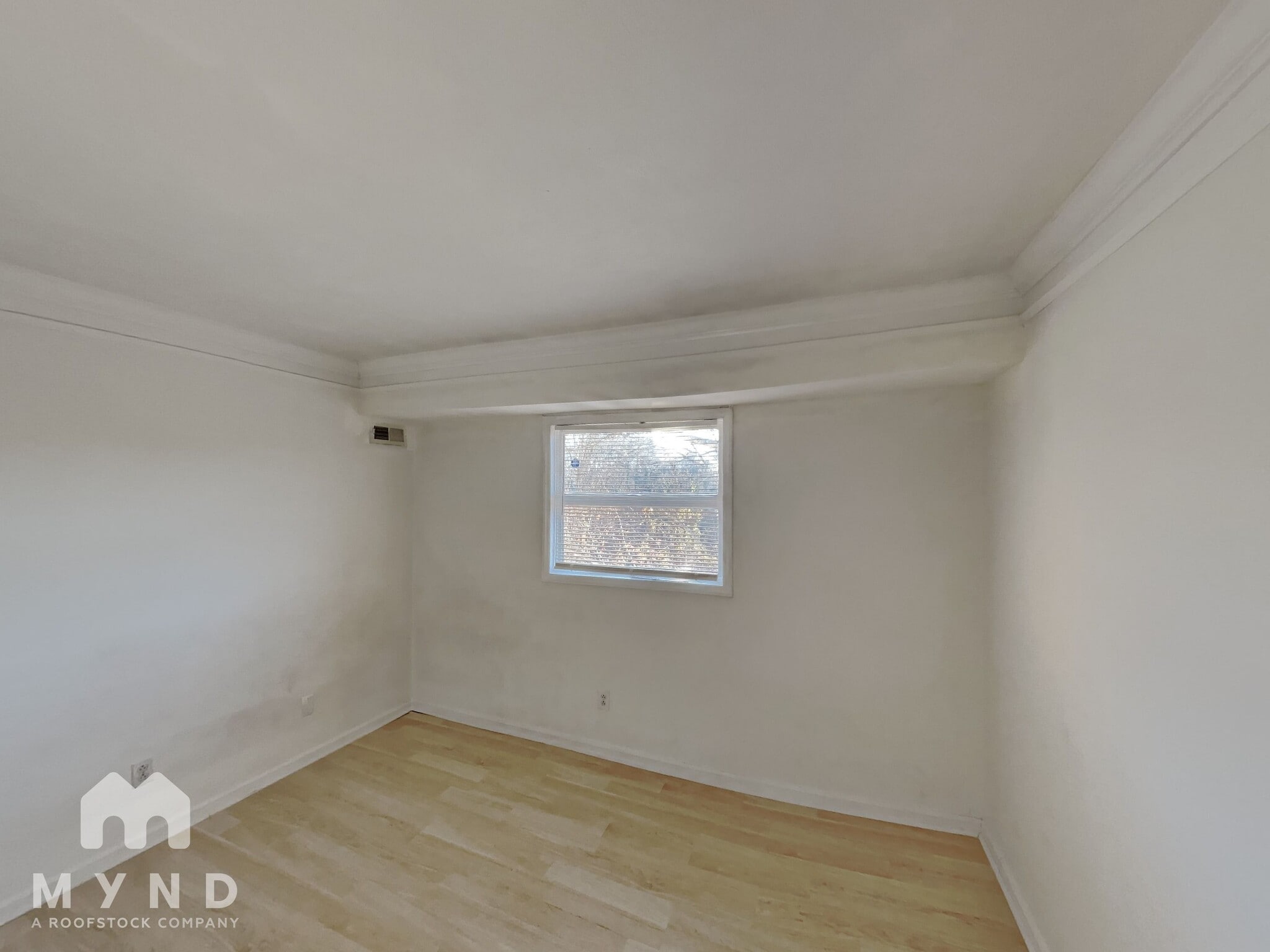 Building Photo - 7992 Shady Oak Trail