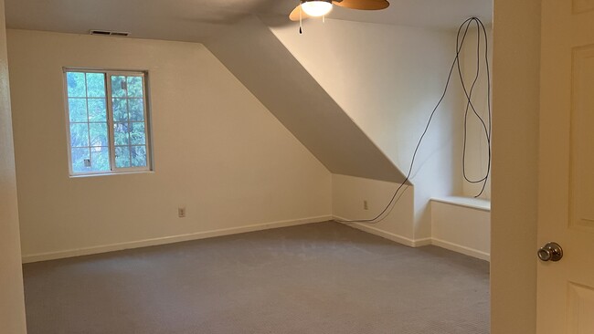 Building Photo - 14385 Holmwood Dr