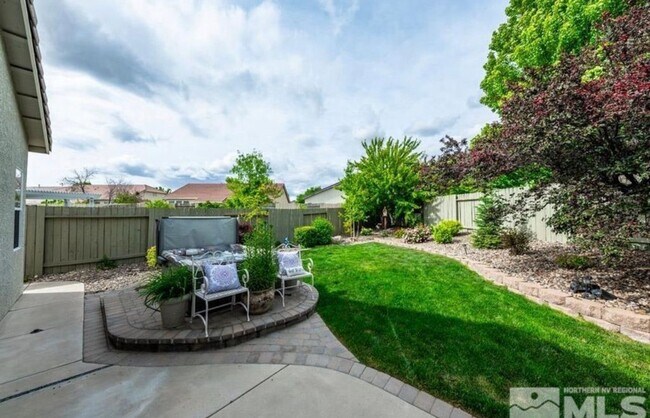 Building Photo - Beautiful Stylish South Reno Home