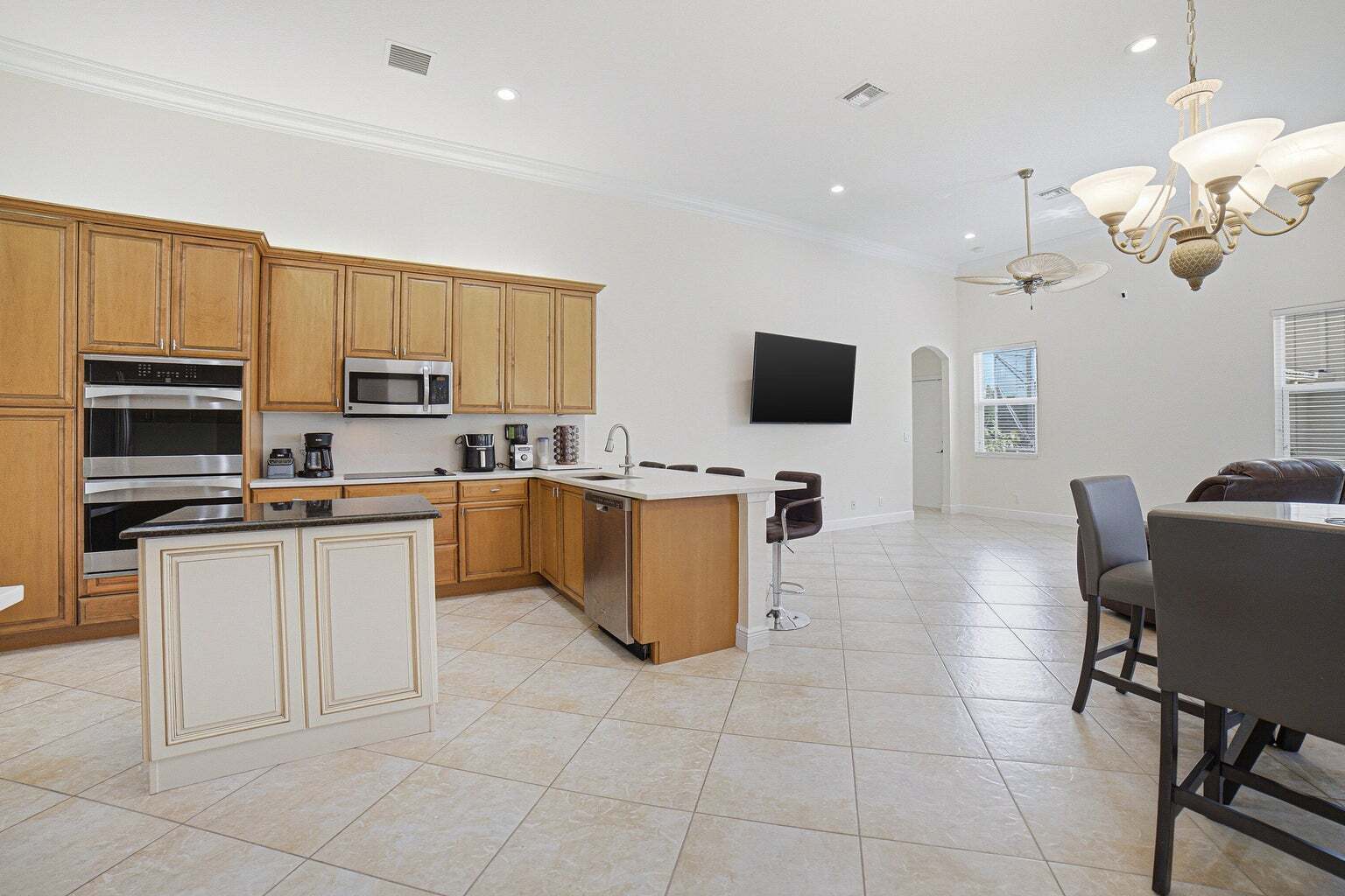 Building Photo - 9655 Campi Dr