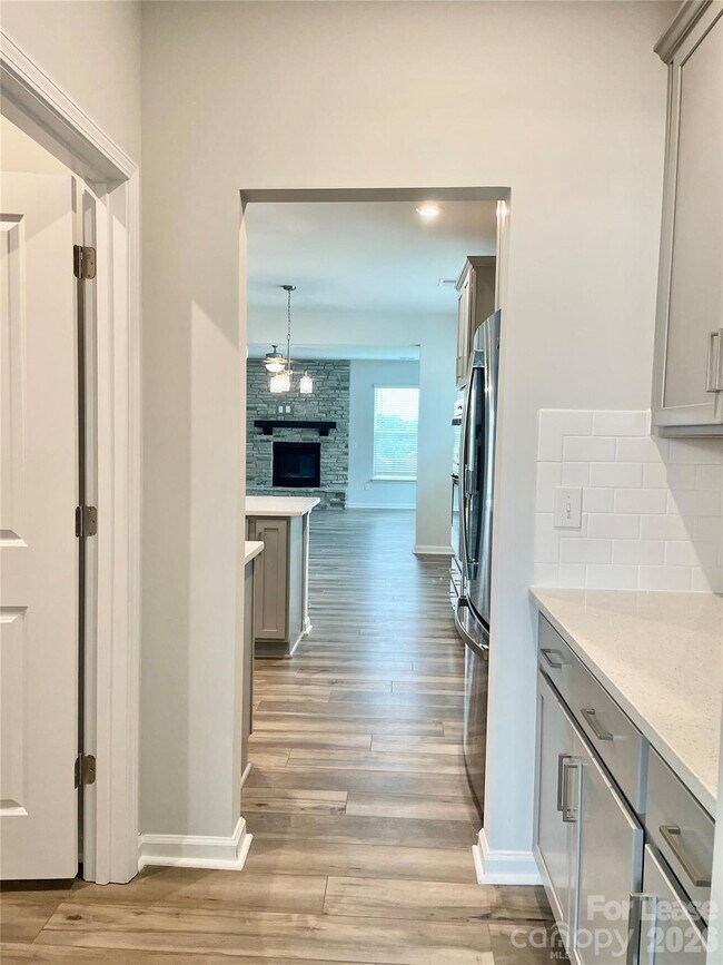 Building Photo - 3174 Laurel Brk Dr