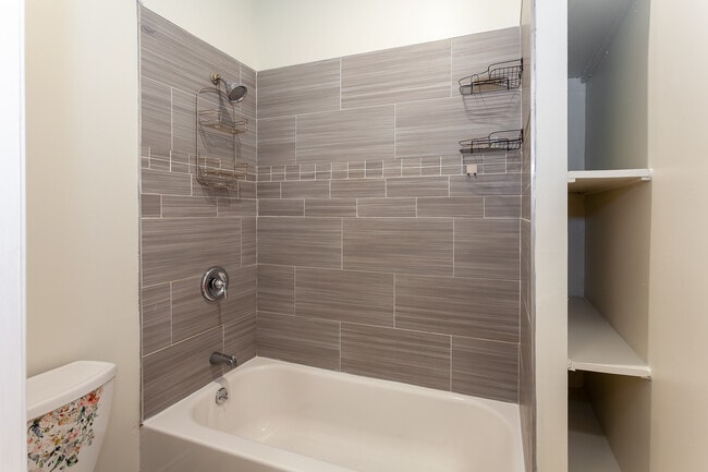 Building Photo - 4610 S Marshfield Ave