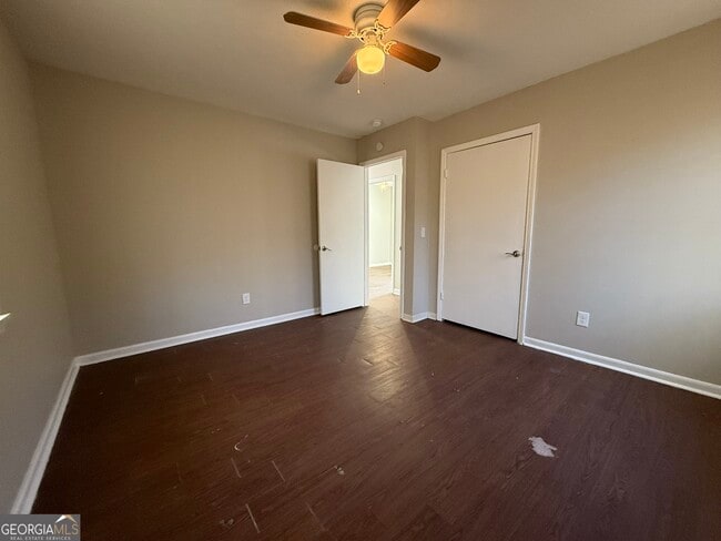 Building Photo - 7 W Park Ct