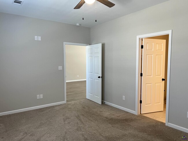 Building Photo - 99 Azalea Ave