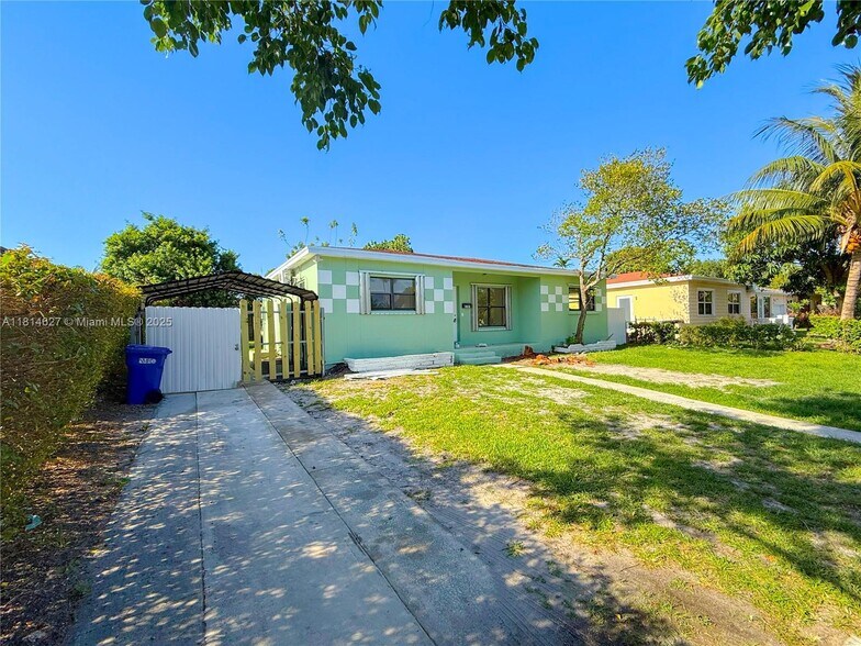 Primary Photo - 1141 NE 154th Ter